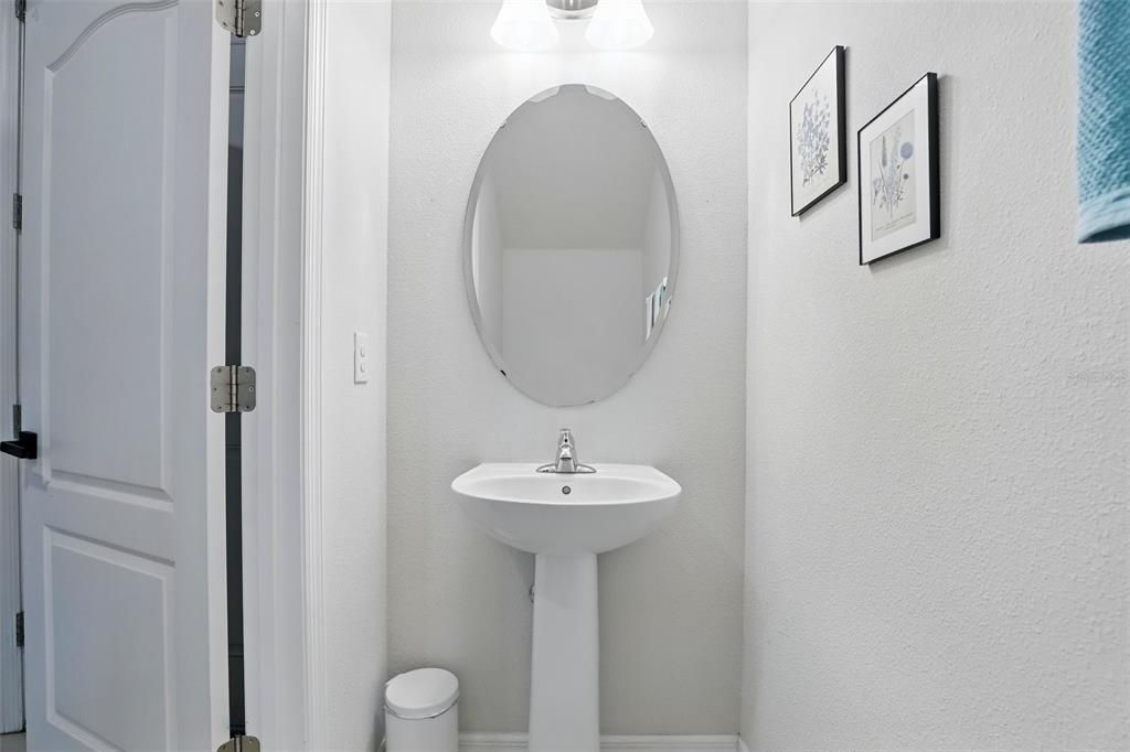 For Sale: $365,000 (3 beds, 2 baths, 1934 Square Feet)