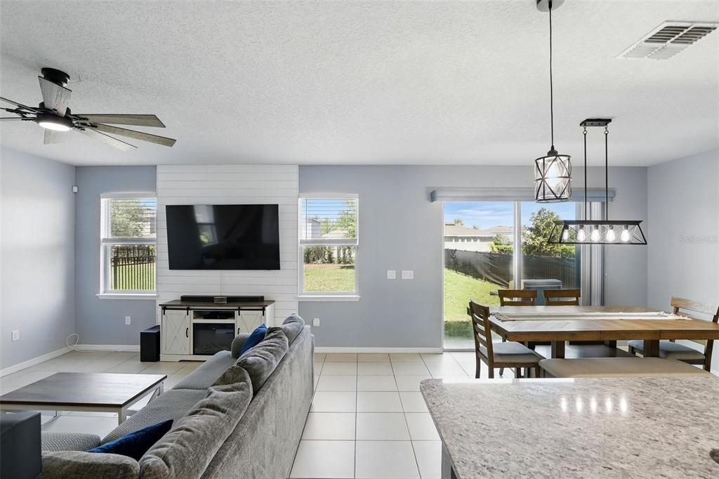 For Sale: $365,000 (3 beds, 2 baths, 1934 Square Feet)