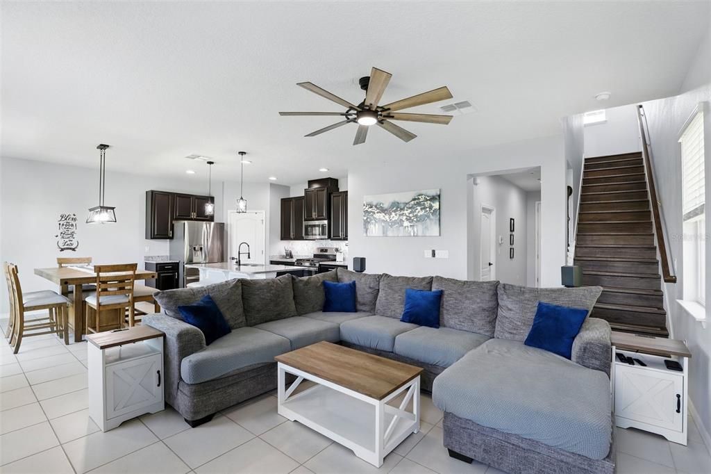 For Sale: $365,000 (3 beds, 2 baths, 1934 Square Feet)