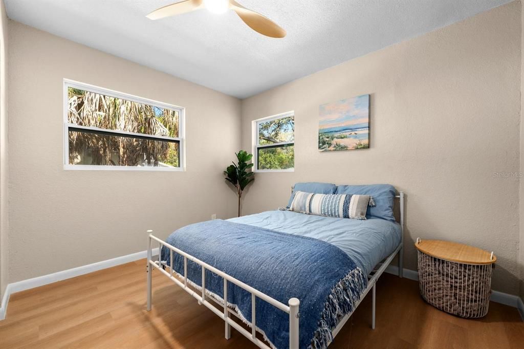 For Sale: $400,000 (3 beds, 2 baths, 1200 Square Feet)