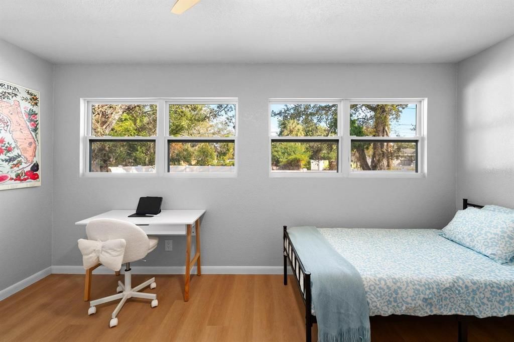 For Sale: $400,000 (3 beds, 2 baths, 1200 Square Feet)