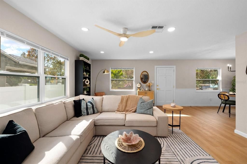 For Sale: $400,000 (3 beds, 2 baths, 1200 Square Feet)