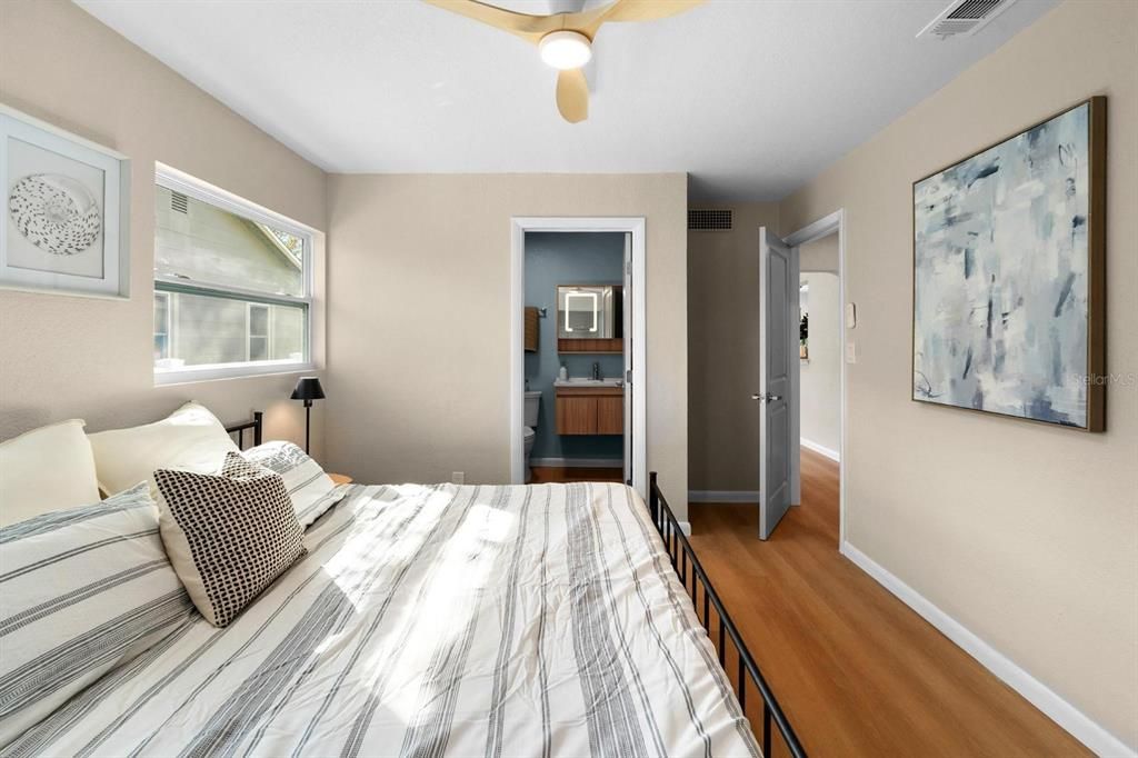 For Sale: $400,000 (3 beds, 2 baths, 1200 Square Feet)