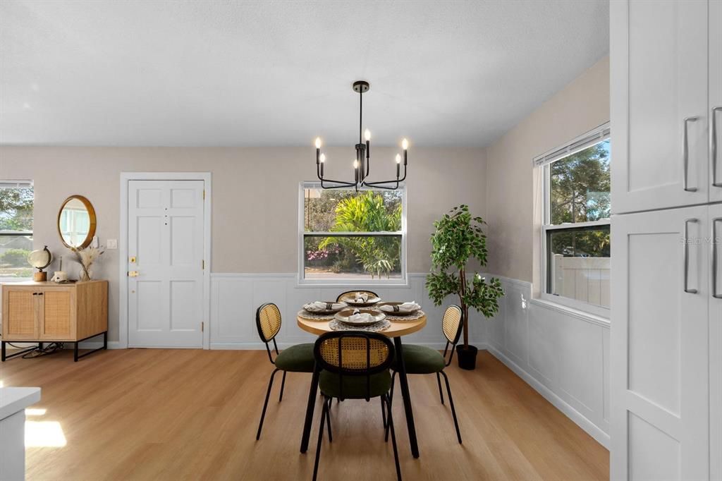 For Sale: $400,000 (3 beds, 2 baths, 1200 Square Feet)