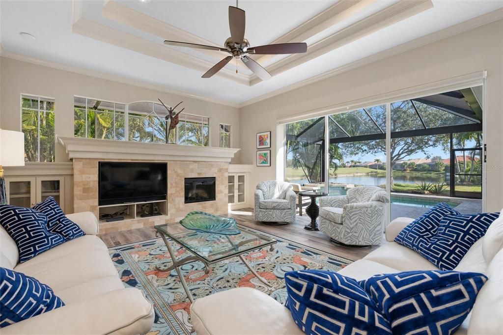 For Sale: $900,000 (3 beds, 3 baths, 2760 Square Feet)