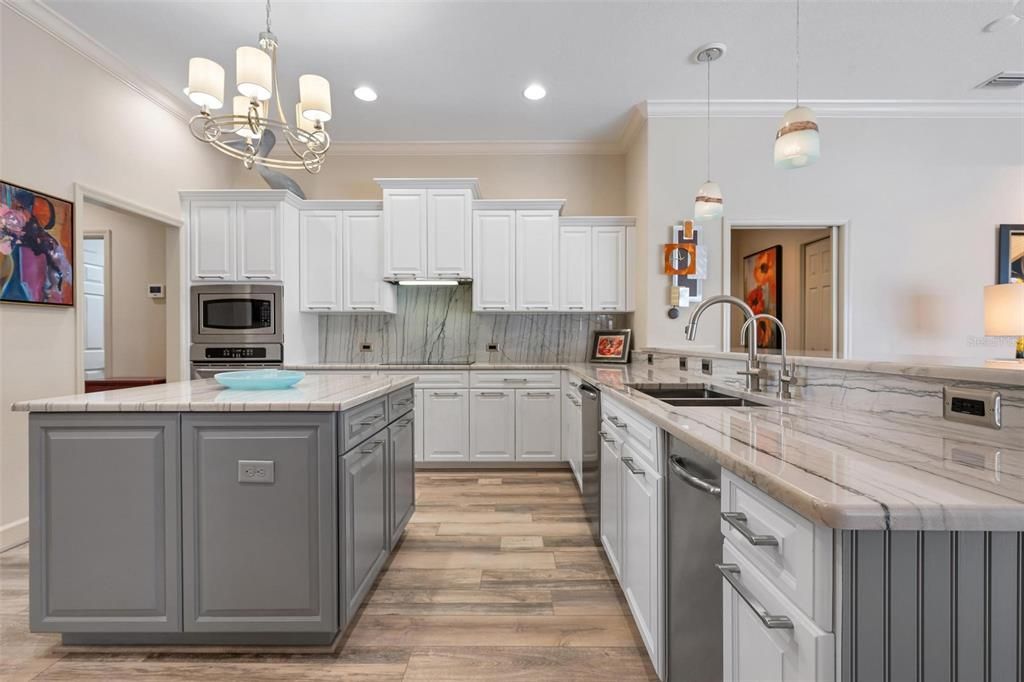 For Sale: $900,000 (3 beds, 3 baths, 2760 Square Feet)