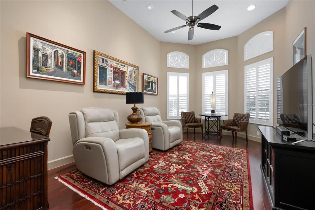 For Sale: $900,000 (3 beds, 3 baths, 2760 Square Feet)