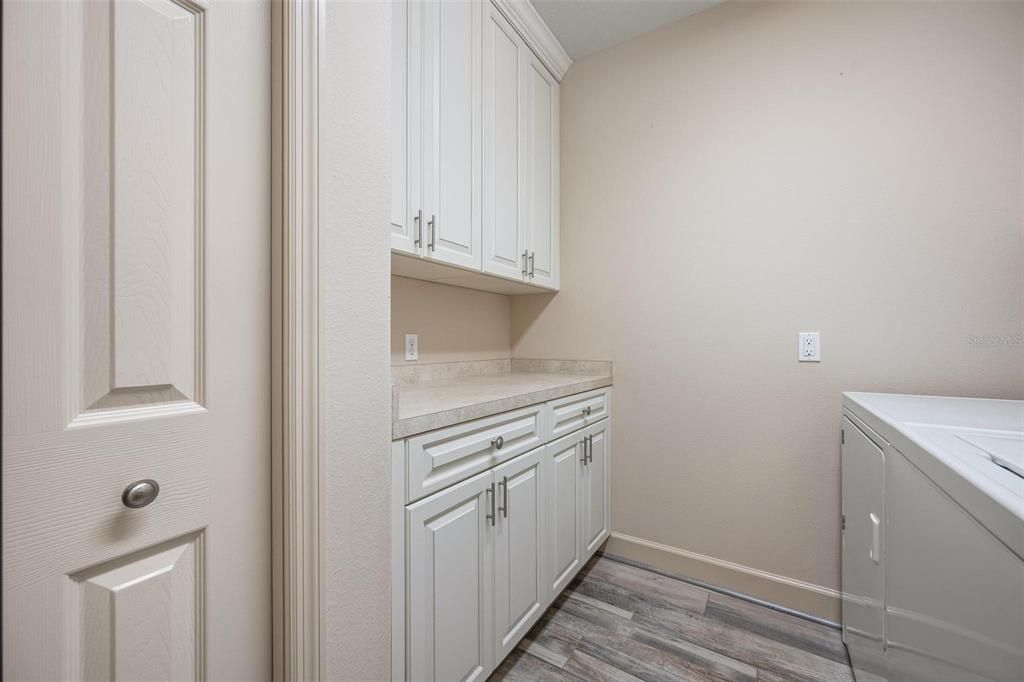 For Sale: $900,000 (3 beds, 3 baths, 2760 Square Feet)