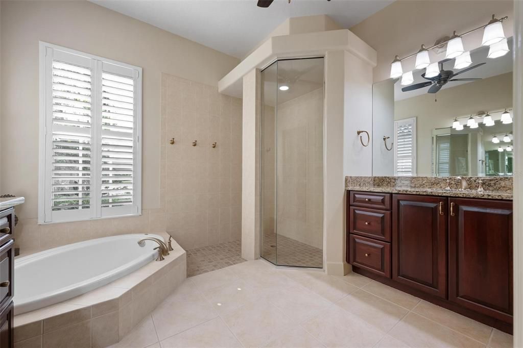 For Sale: $900,000 (3 beds, 3 baths, 2760 Square Feet)