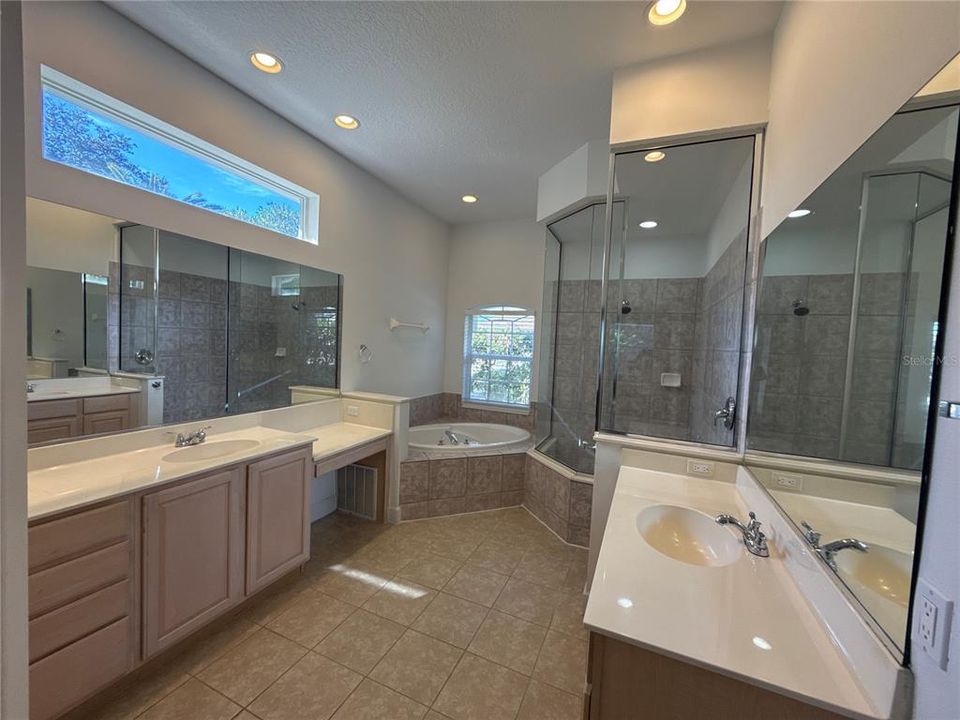 For Sale: $529,900 (4 beds, 3 baths, 2531 Square Feet)