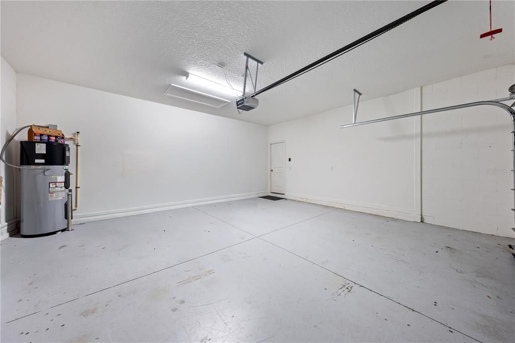 For Sale: $399,900 (3 beds, 2 baths, 1957 Square Feet)