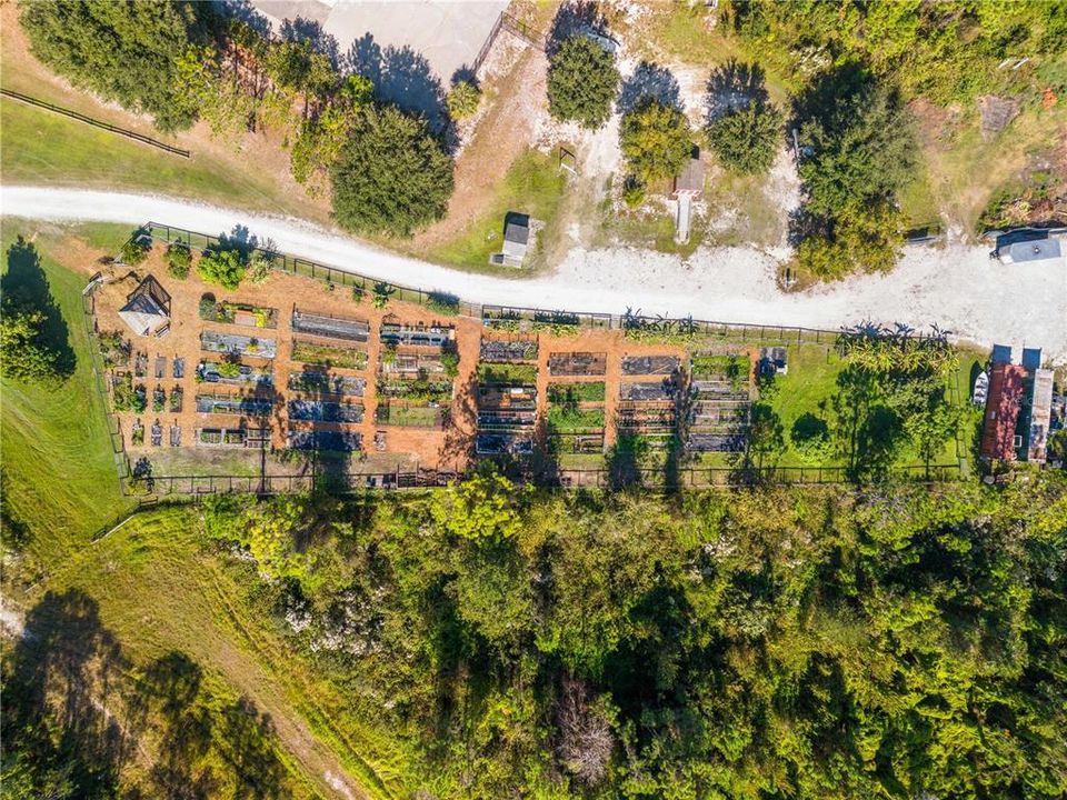 For Sale: $399,900 (3 beds, 2 baths, 1957 Square Feet)