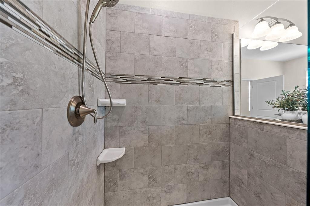 For Sale: $399,900 (3 beds, 2 baths, 1957 Square Feet)