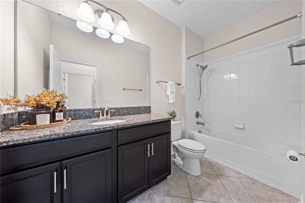 For Sale: $399,900 (3 beds, 2 baths, 1957 Square Feet)