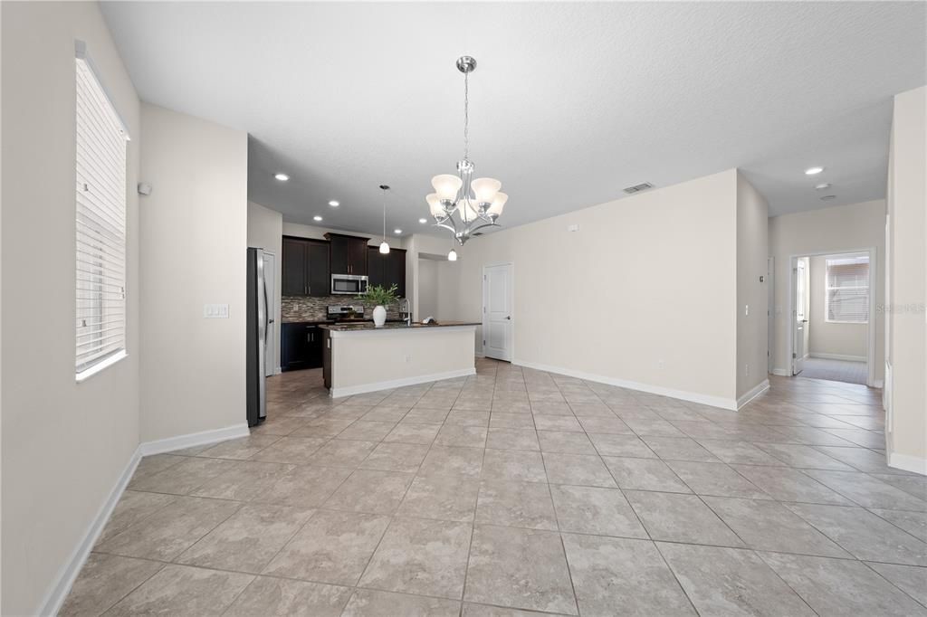 For Sale: $399,900 (3 beds, 2 baths, 1957 Square Feet)