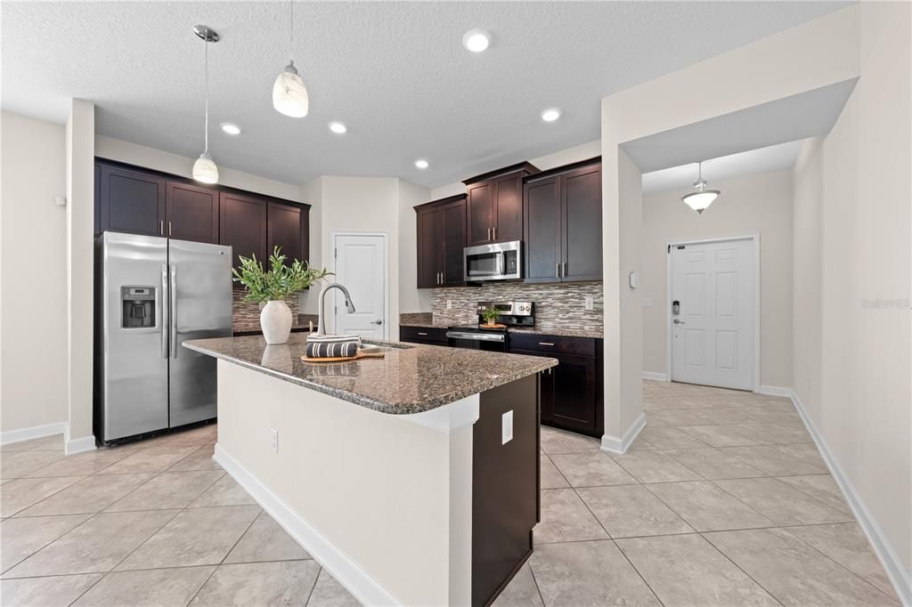 For Sale: $399,900 (3 beds, 2 baths, 1957 Square Feet)