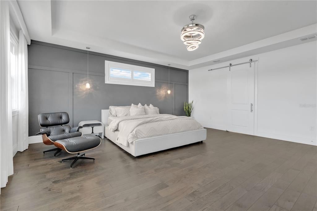 For Sale: $2,200,000 (5 beds, 5 baths, 4934 Square Feet)