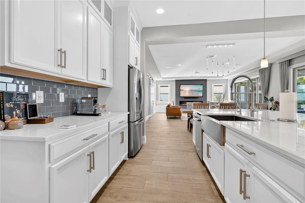 For Sale: $2,200,000 (5 beds, 5 baths, 4934 Square Feet)