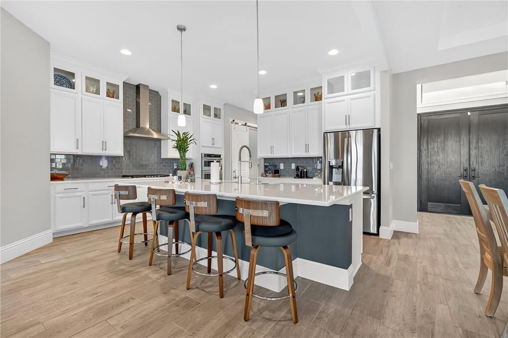 For Sale: $2,200,000 (5 beds, 5 baths, 4934 Square Feet)