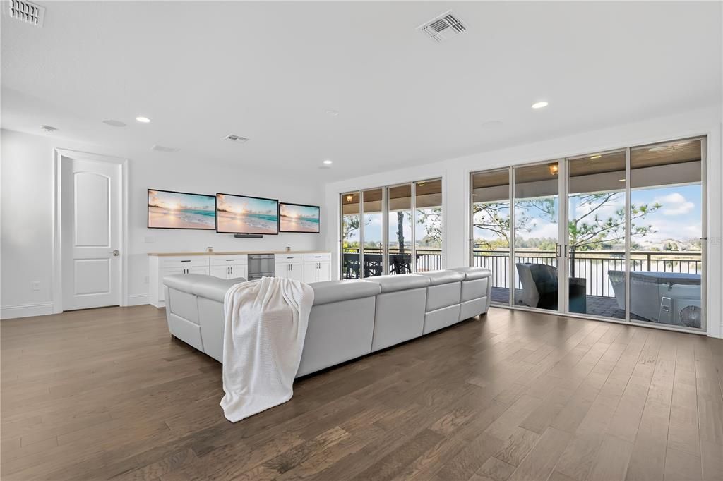 For Sale: $2,200,000 (5 beds, 5 baths, 4934 Square Feet)