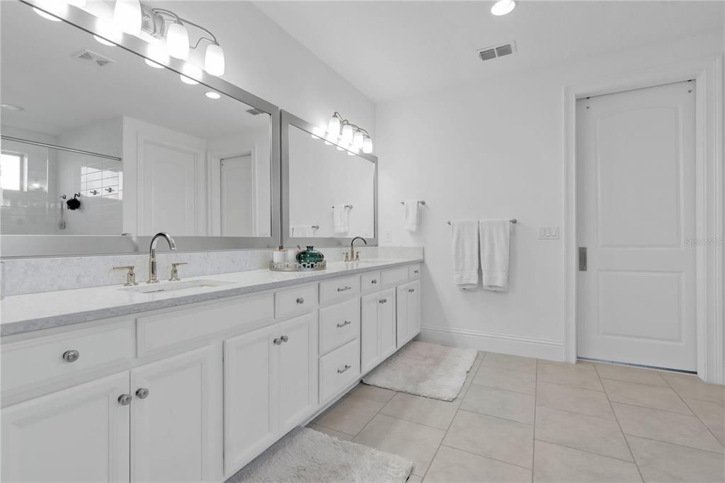 For Sale: $2,200,000 (5 beds, 5 baths, 4934 Square Feet)