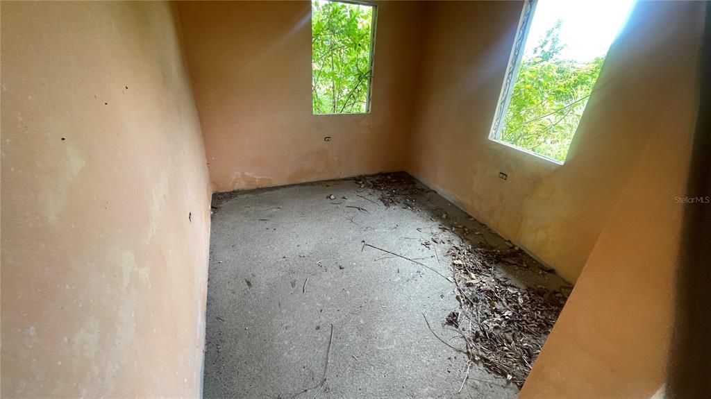 For Sale: $160,000 (2 beds, 1 baths, 700 Square Feet)