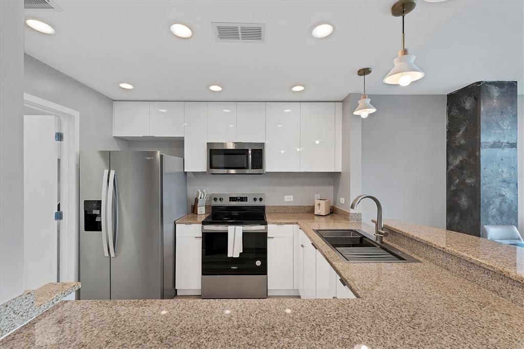 For Rent: $4,500 (2 beds, 2 baths, 1268 Square Feet)