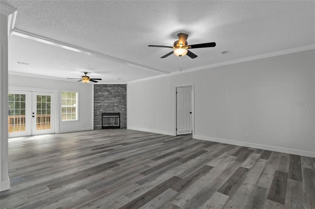 For Rent: $2,395 (4 beds, 3 baths, 2280 Square Feet)