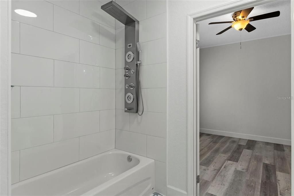 For Rent: $2,395 (4 beds, 3 baths, 2280 Square Feet)