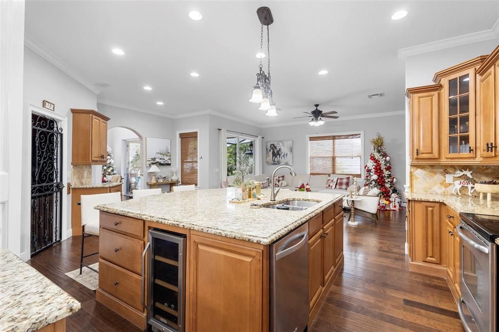 En Venta: $650,000 (5 camas, 3 baños, 3503 Pies cuadrados)