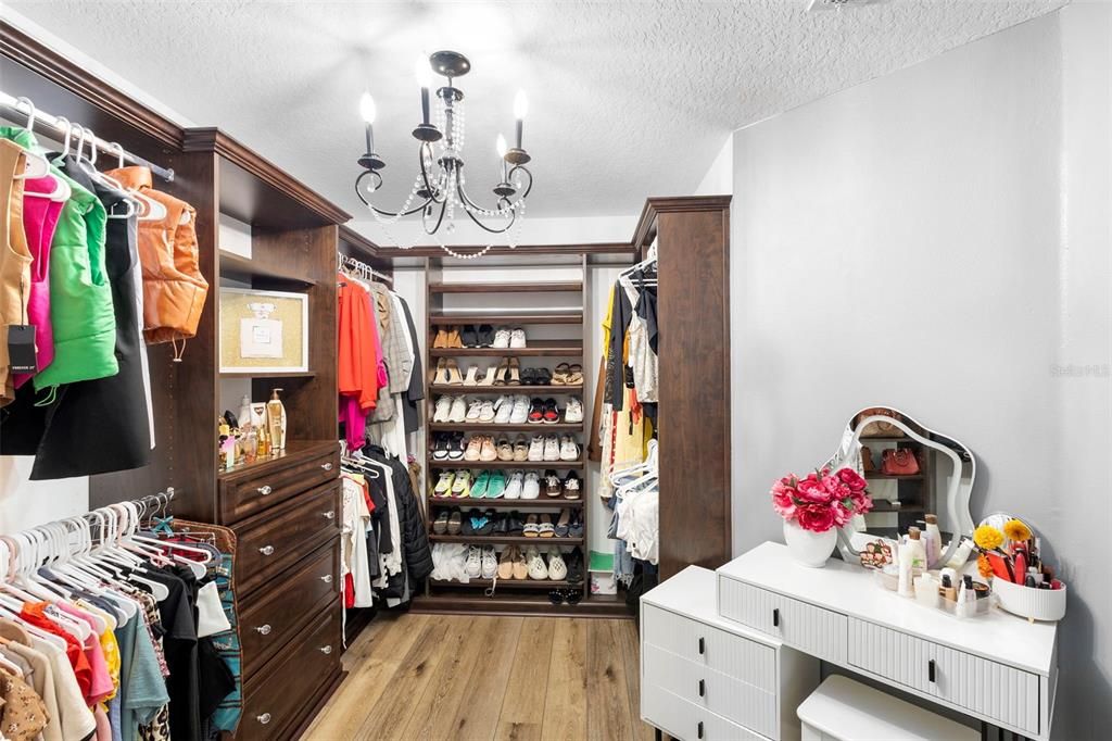 En Venta: $650,000 (5 camas, 3 baños, 3503 Pies cuadrados)