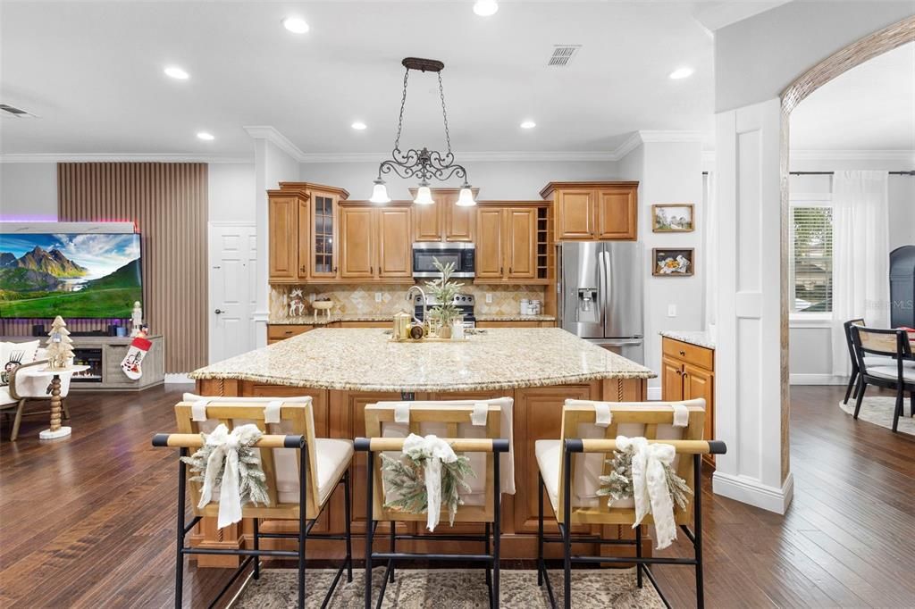 En Venta: $650,000 (5 camas, 3 baños, 3503 Pies cuadrados)