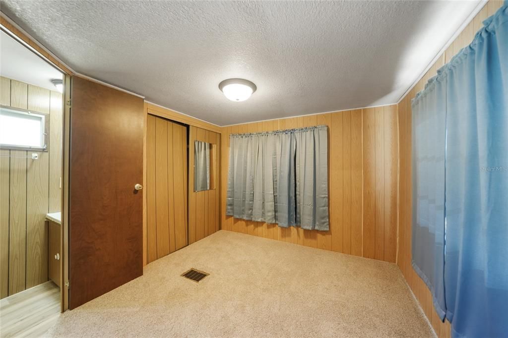 For Sale: $82,500 (2 beds, 1 baths, 672 Square Feet)