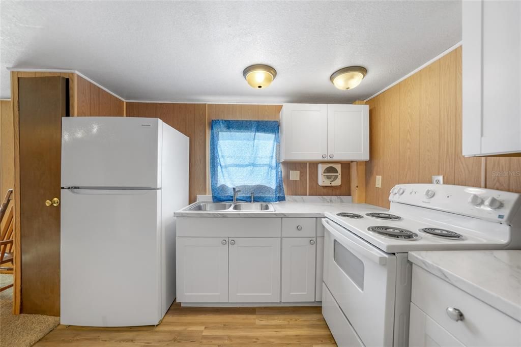 For Sale: $82,500 (2 beds, 1 baths, 672 Square Feet)