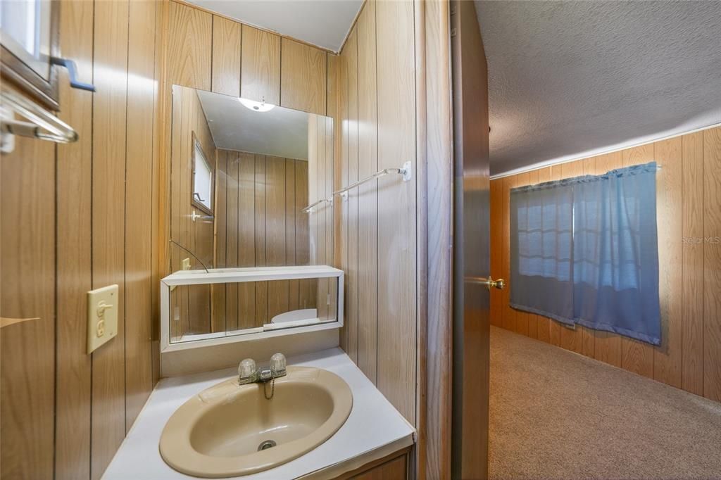 For Sale: $82,500 (2 beds, 1 baths, 672 Square Feet)