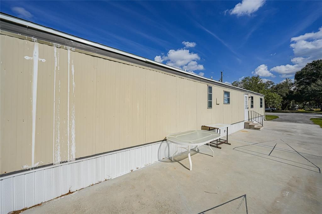 For Sale: $82,500 (2 beds, 1 baths, 672 Square Feet)