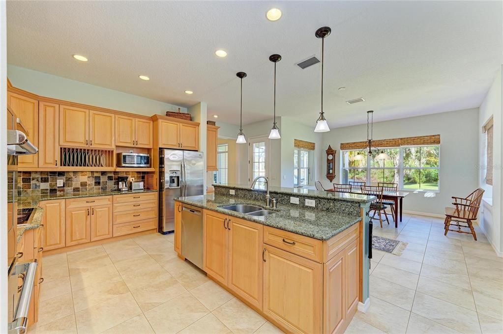 На продажу: $750,000 (3 спален, 2 ванн, 2996 Квадратных фут)