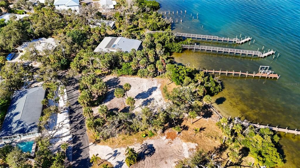 待售: $1,250,000 (0.41 acres)