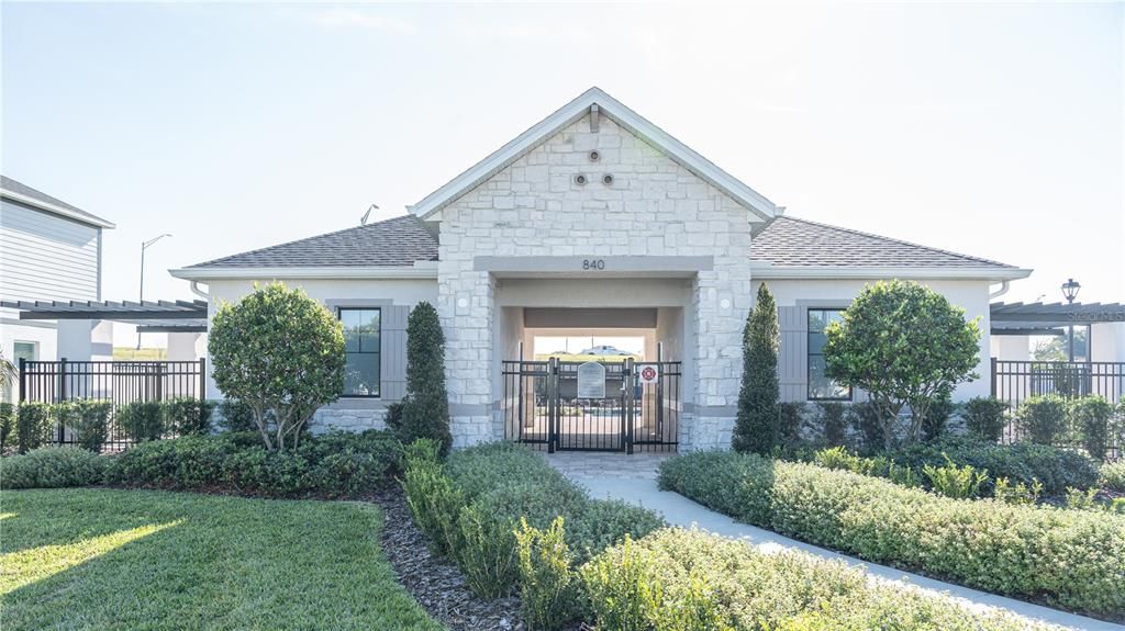 For Rent: $2,400 (3 beds, 2 baths, 1693 Square Feet)