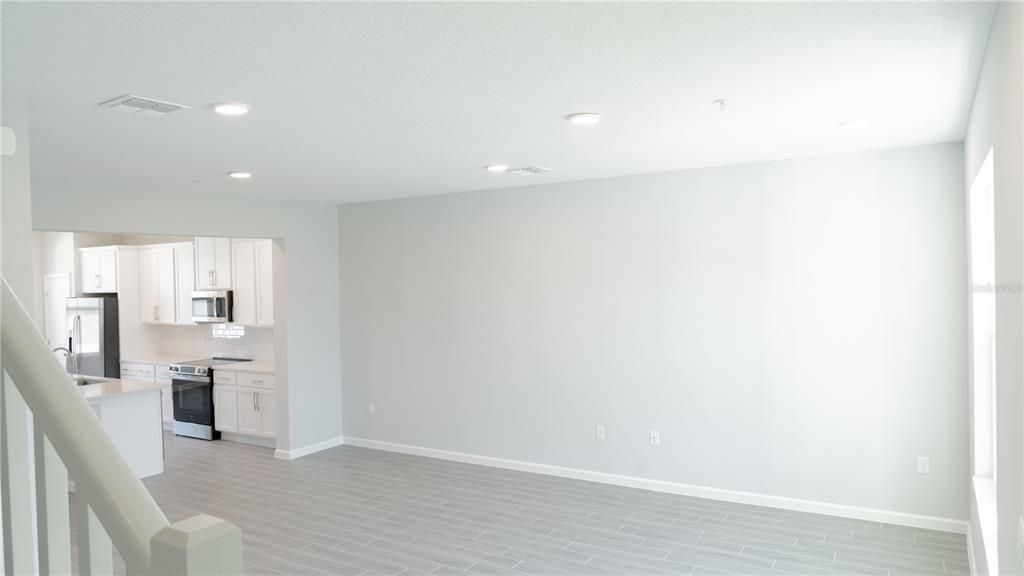 出租: $2,400 (3 贝兹, 2 浴室, 1693 平方英尺)