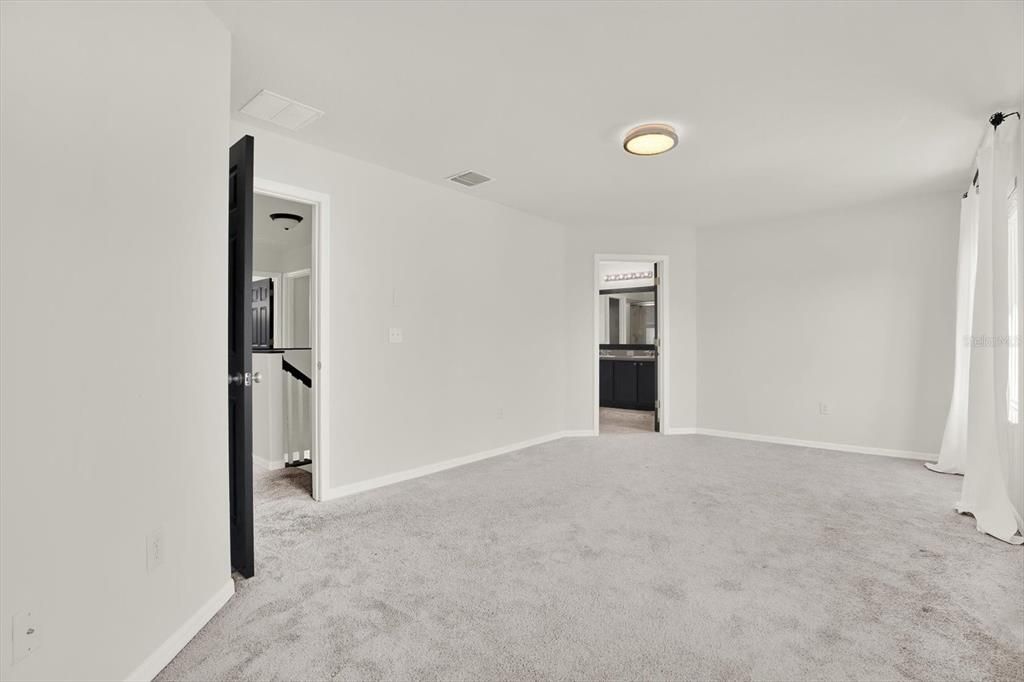 For Rent: $3,150 (3 beds, 2 baths, 2366 Square Feet)