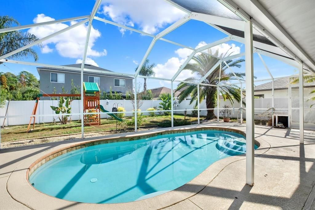 For Rent: $3,150 (3 beds, 2 baths, 2366 Square Feet)