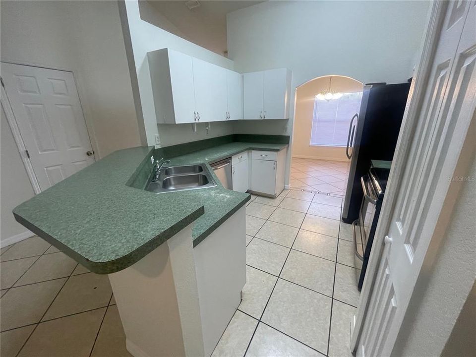 出租: $1,450 (3 贝兹, 2 浴室, 1387 平方英尺)