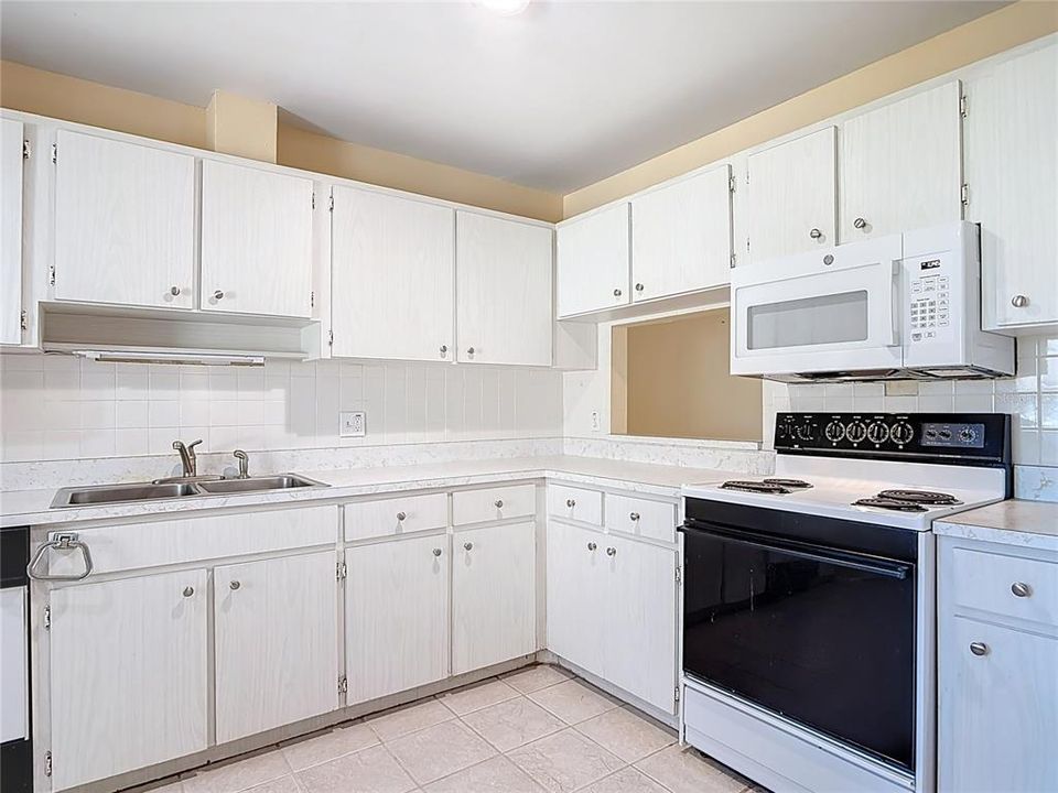 En Venta: $275,000 (2 camas, 2 baños, 1252 Pies cuadrados)