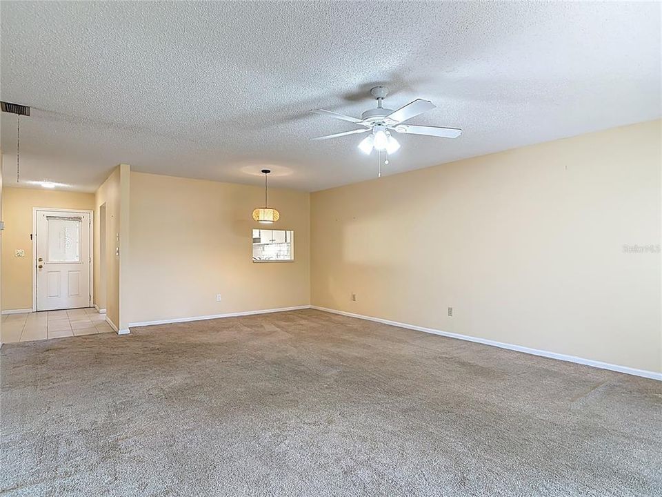 En Venta: $275,000 (2 camas, 2 baños, 1252 Pies cuadrados)