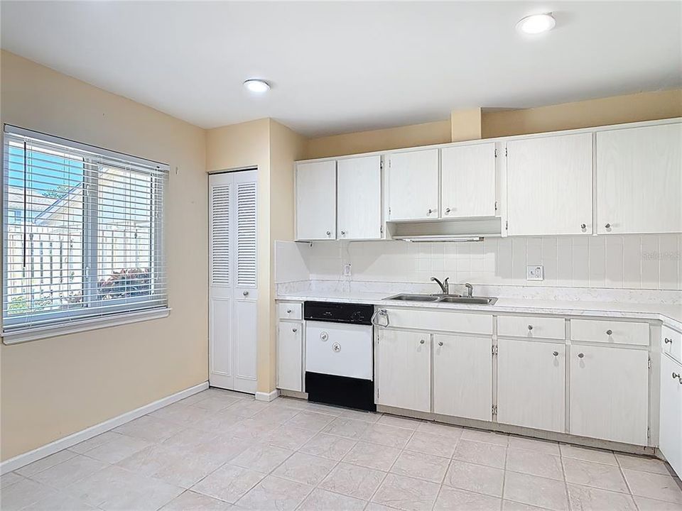 En Venta: $275,000 (2 camas, 2 baños, 1252 Pies cuadrados)