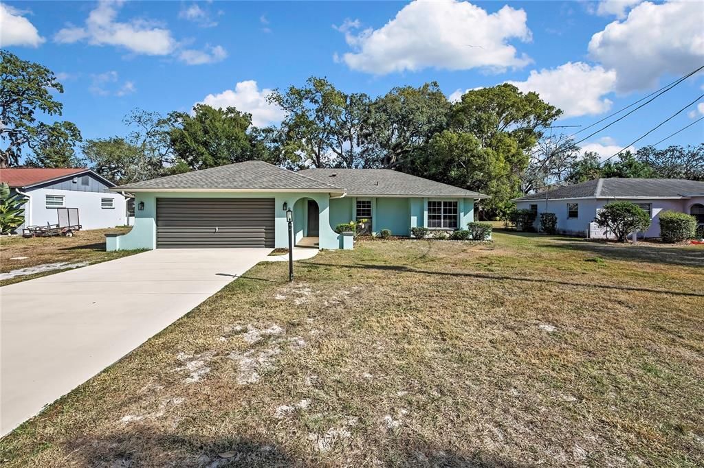 На продажу: $279,900 (3 спален, 2 ванн, 1108 Квадратных фут)