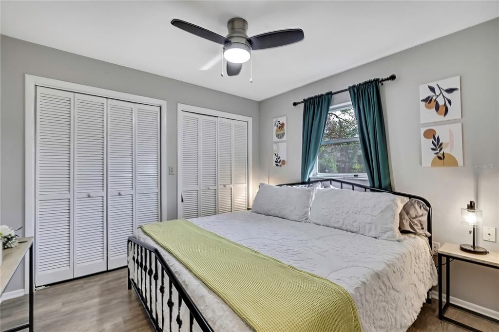 На продажу: $279,900 (3 спален, 2 ванн, 1108 Квадратных фут)