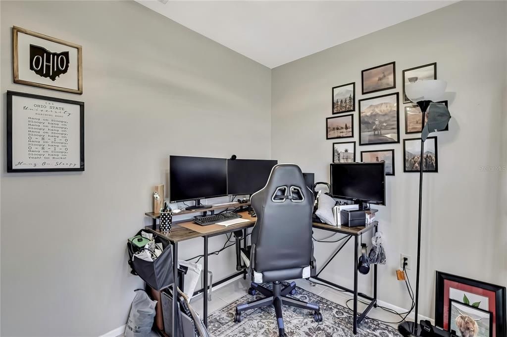 На продажу: $279,900 (3 спален, 2 ванн, 1108 Квадратных фут)