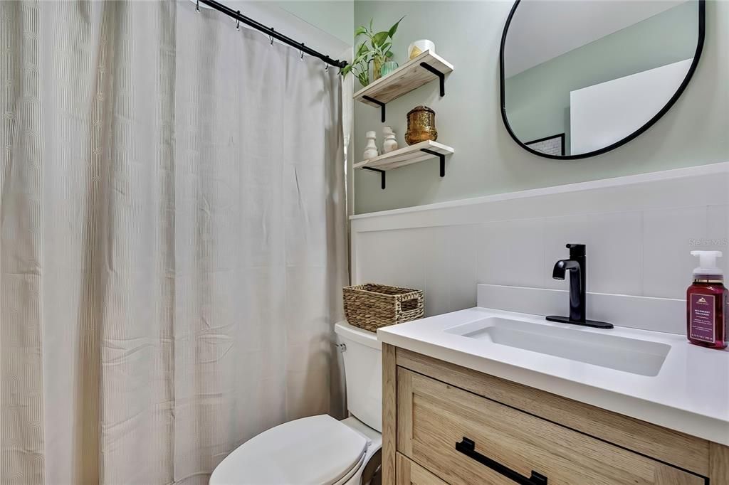 На продажу: $279,900 (3 спален, 2 ванн, 1108 Квадратных фут)